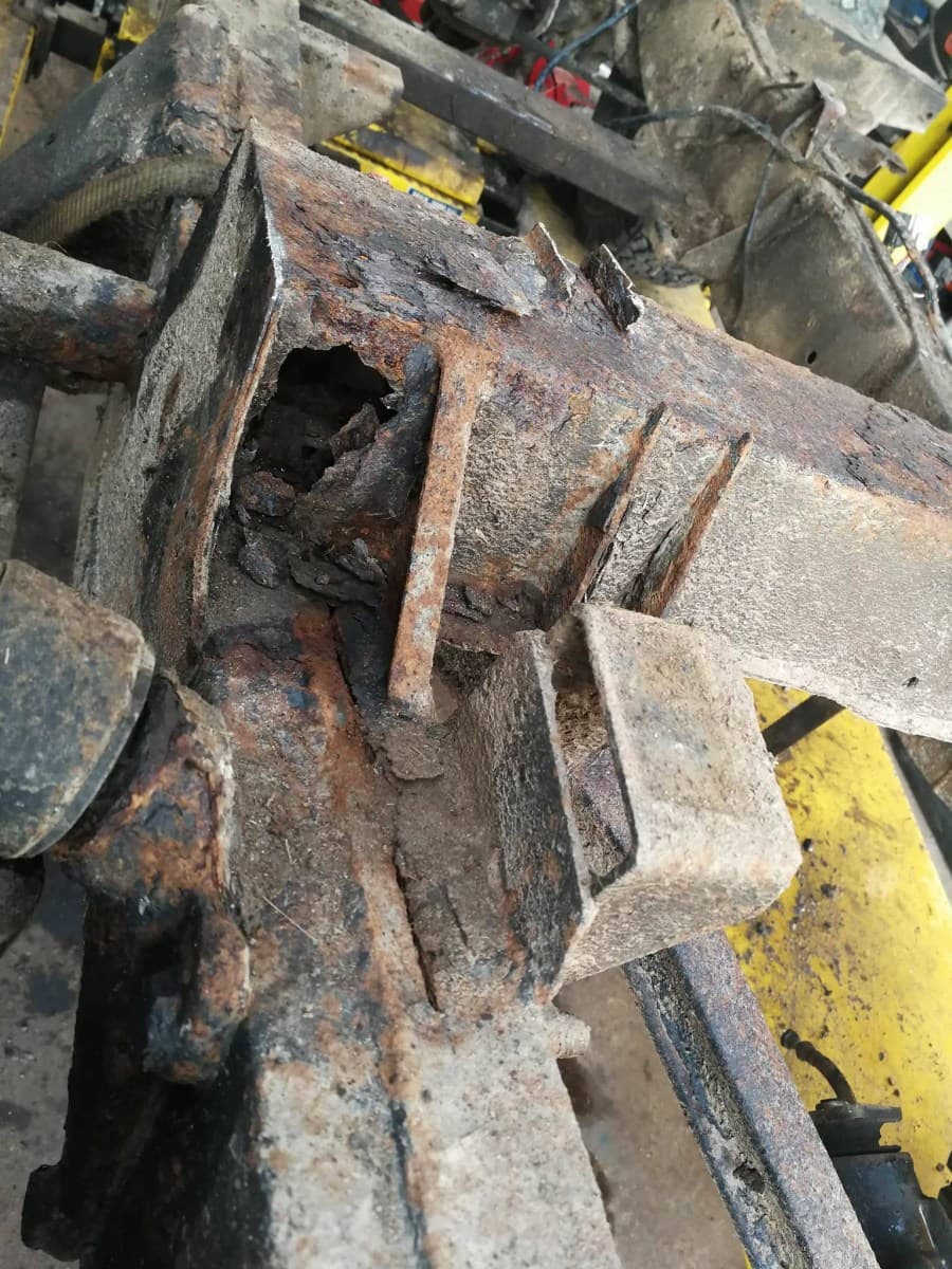 A Defender chassis rail rotted through, found once the body was lifted off